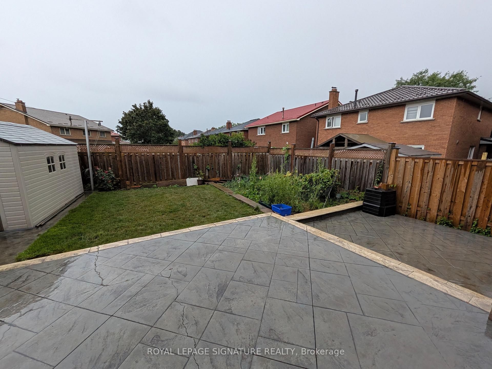 Photo 18 of 44 Bankview Circle, Etobicoke, West Humber-Clairville — HOMEH