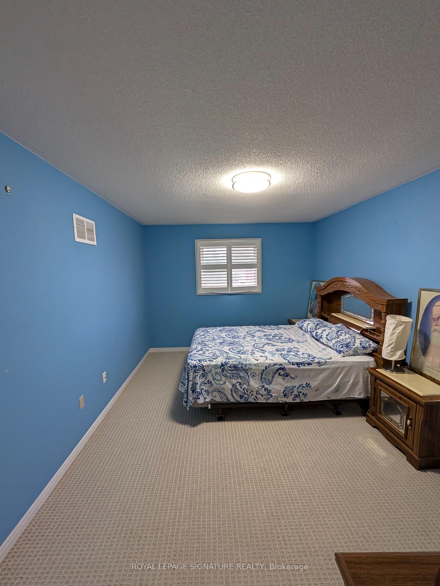 Photo 31 of 44 Bankview Circle, Etobicoke, West Humber-Clairville — HOMEH