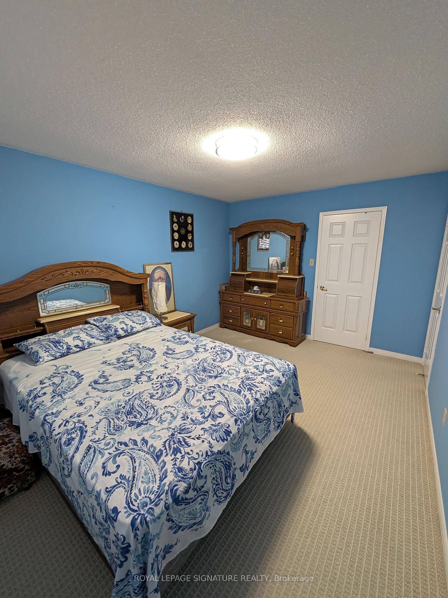 Photo 32 of 44 Bankview Circle, Etobicoke, West Humber-Clairville — HOMEH