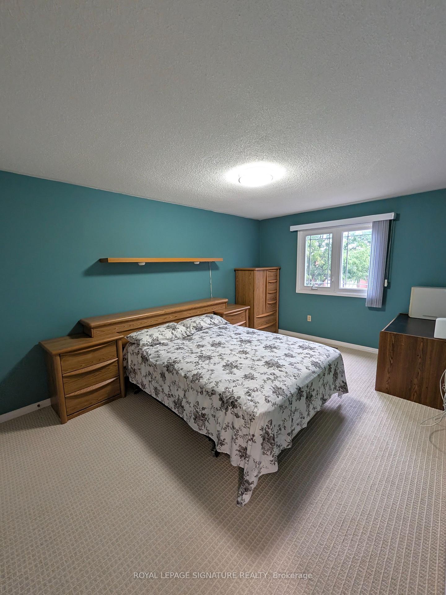Photo 35 of 44 Bankview Circle, Etobicoke, West Humber-Clairville — HOMEH