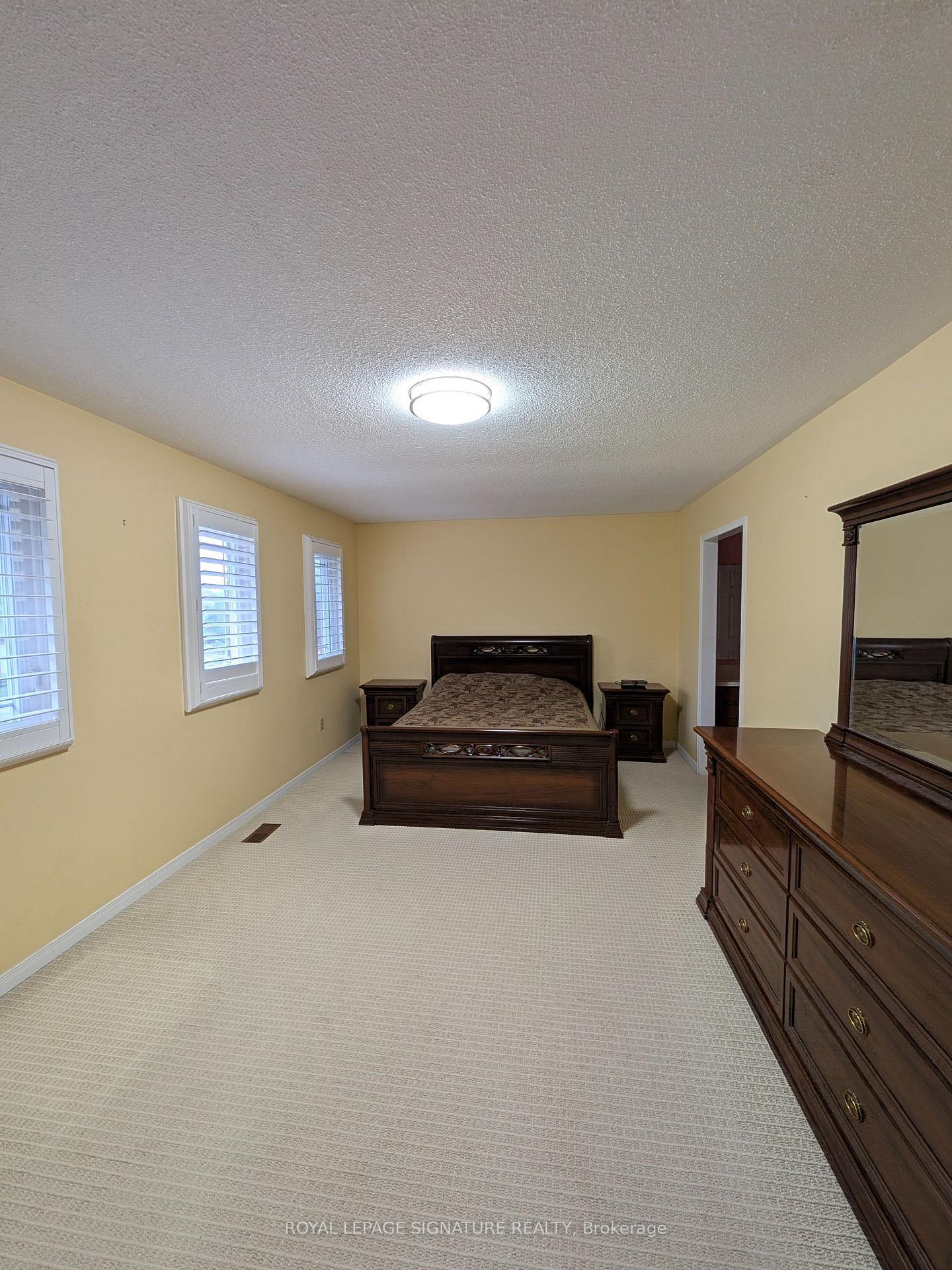 Photo 38 of 44 Bankview Circle, Etobicoke, West Humber-Clairville — HOMEH