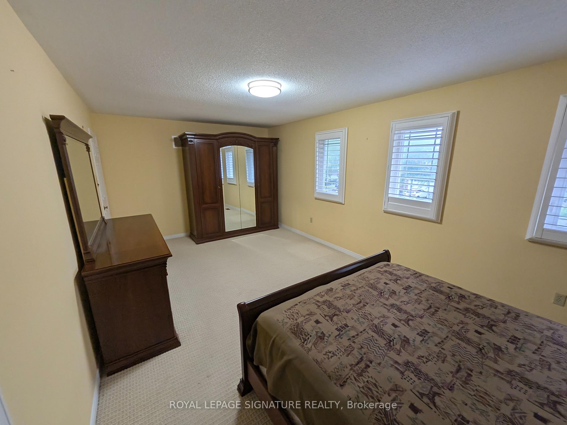 Photo 42 of 44 Bankview Circle, Etobicoke, West Humber-Clairville — HOMEH