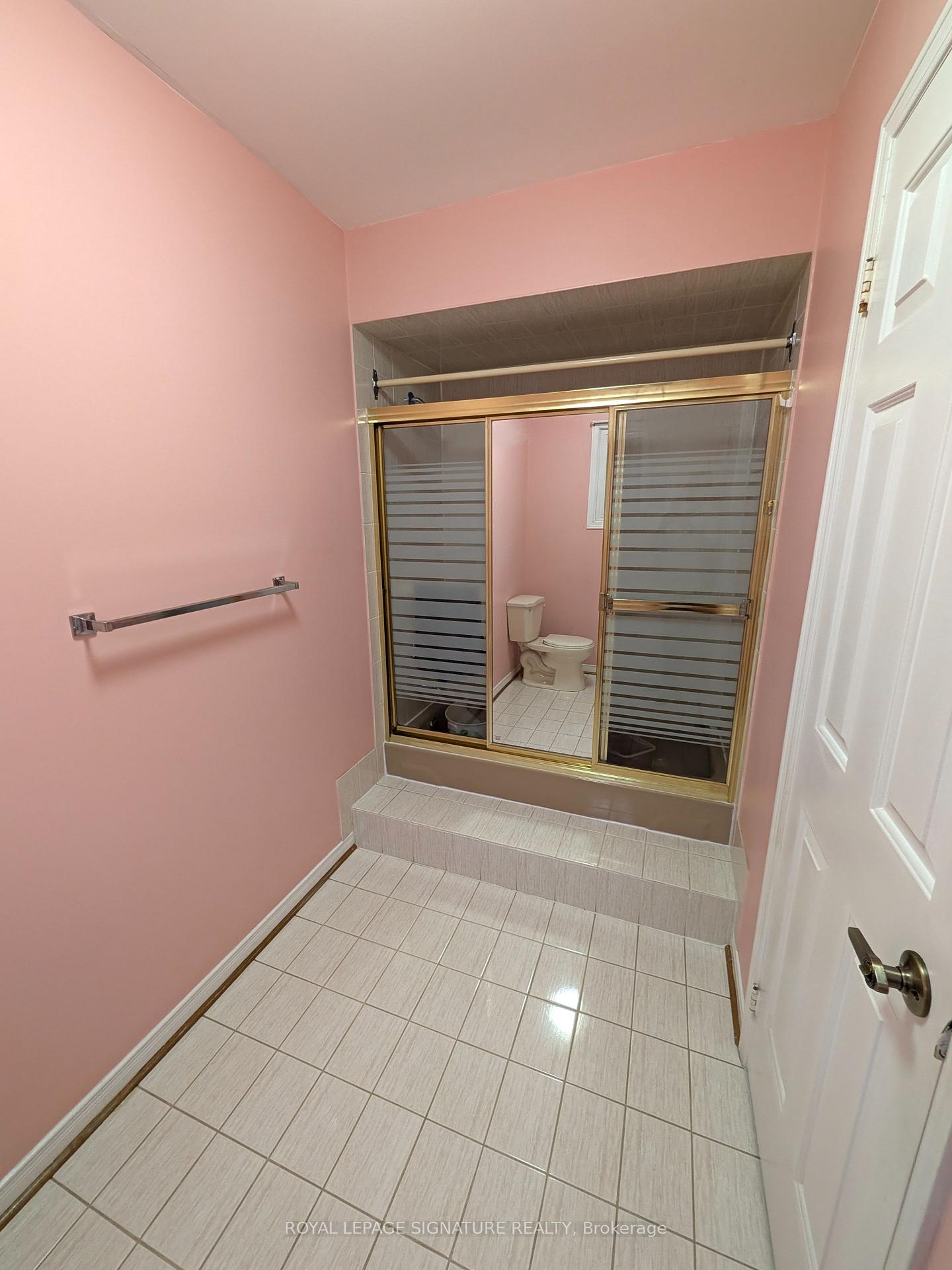 Photo 47 of 44 Bankview Circle, Etobicoke, West Humber-Clairville — HOMEH