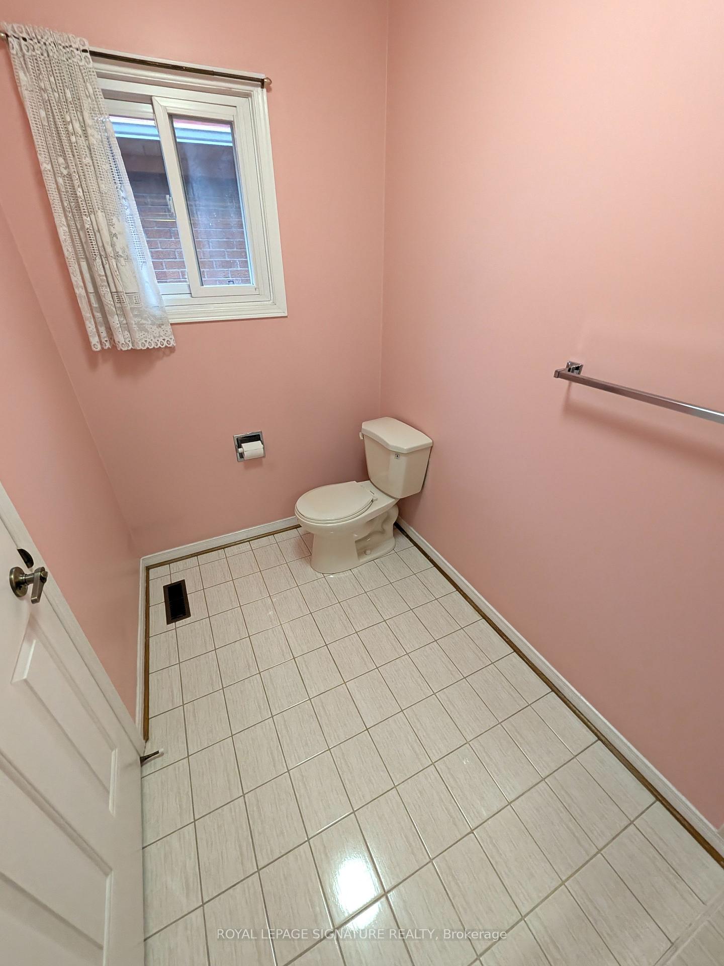 Photo 49 of 44 Bankview Circle, Etobicoke, West Humber-Clairville — HOMEH