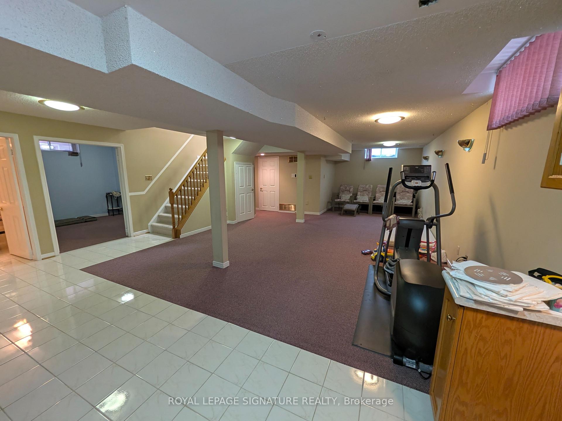 Photo 52 of 44 Bankview Circle, Etobicoke, West Humber-Clairville — HOMEH