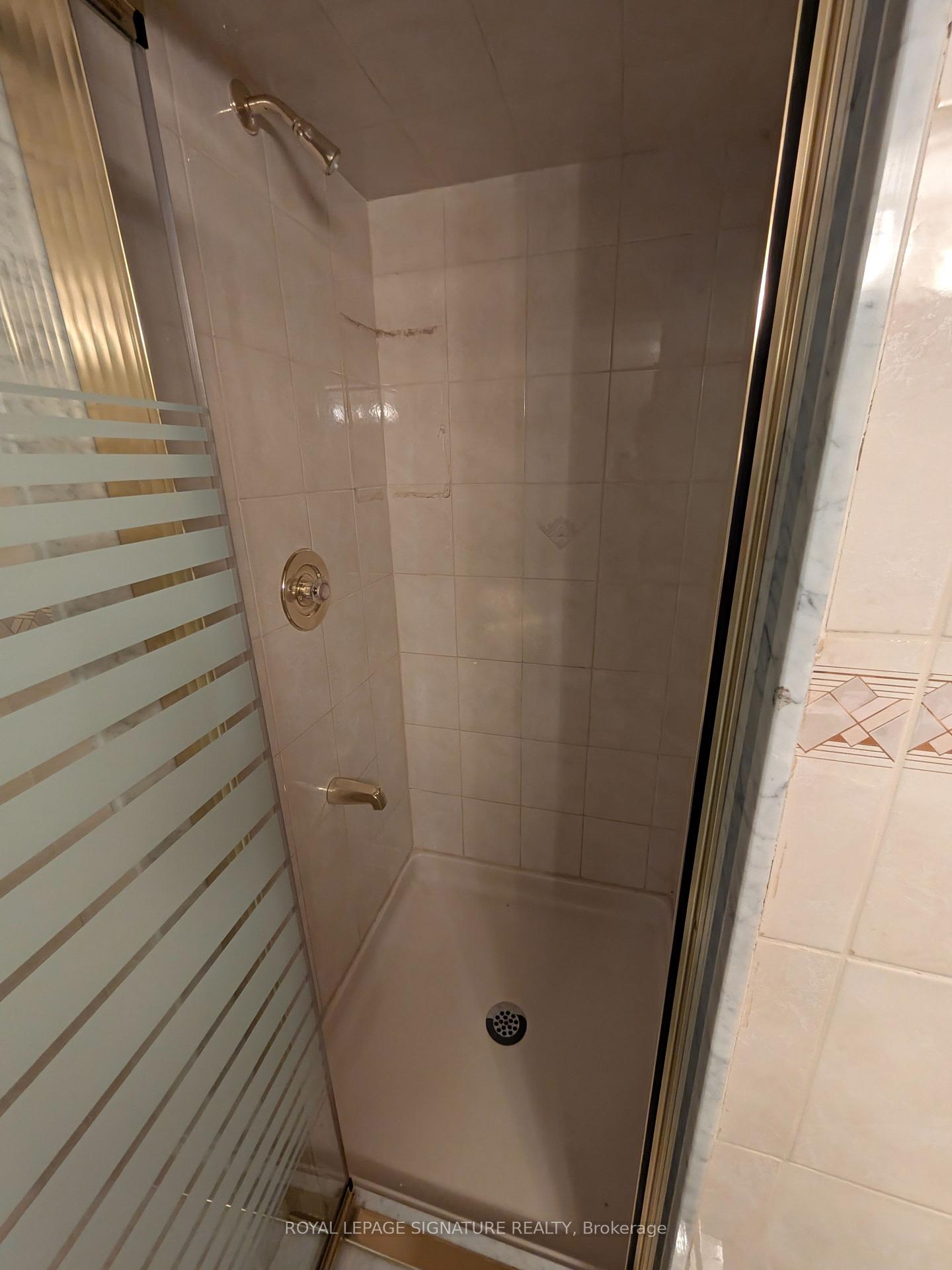 Photo 41 of 44 Bankview Circle, Etobicoke, West Humber-Clairville — HOMEH