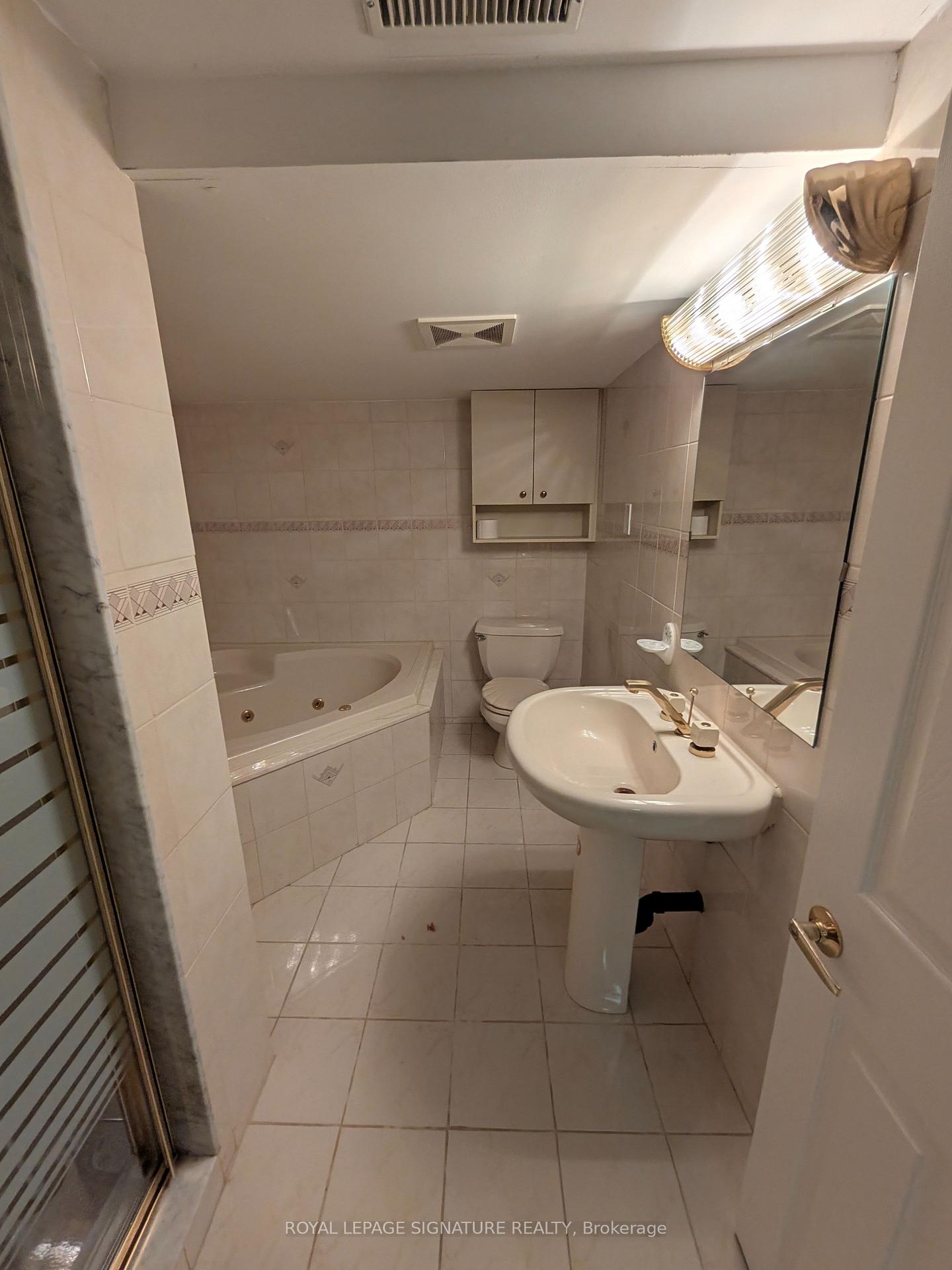 Photo 44 of 44 Bankview Circle, Etobicoke, West Humber-Clairville — HOMEH
