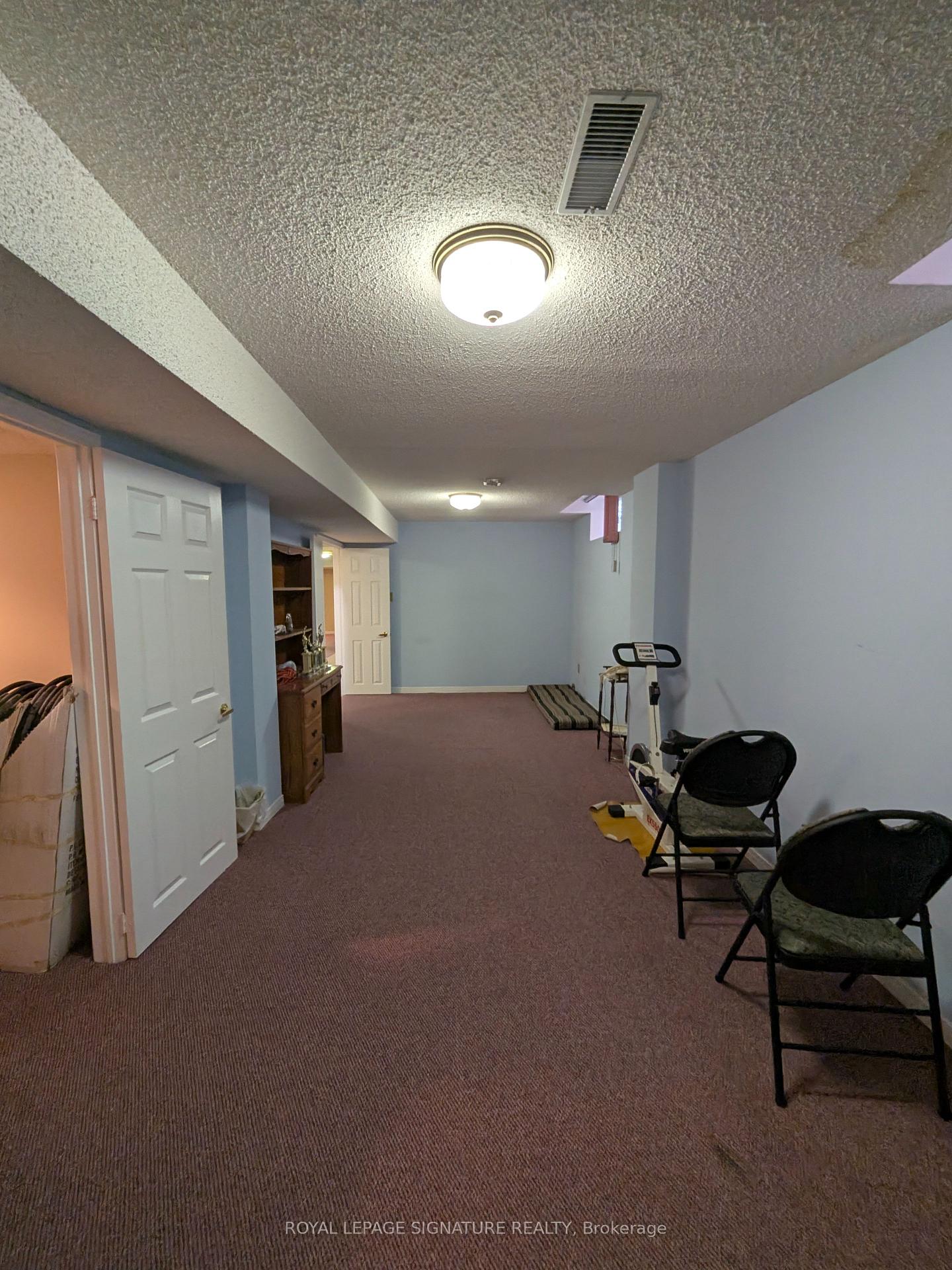 Photo 61 of 44 Bankview Circle, Etobicoke, West Humber-Clairville — HOMEH