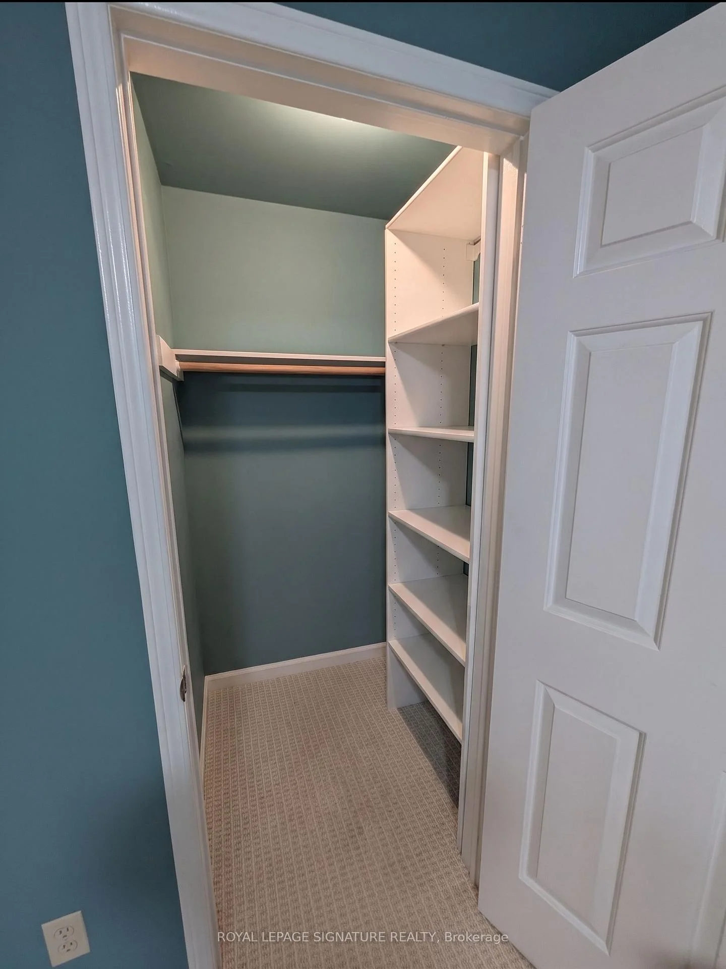Photo 37 of 44 Bankview Circle, Etobicoke, West Humber-Clairville — HOMEH