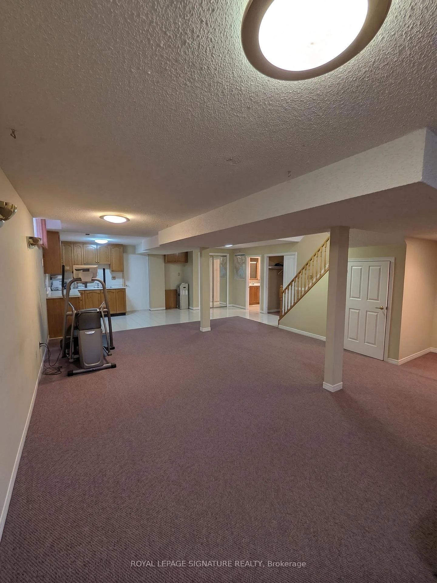 Photo 57 of 44 Bankview Circle, Etobicoke, West Humber-Clairville — HOMEH