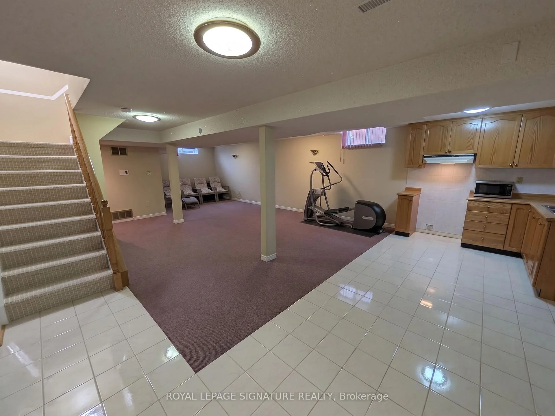 Photo 58 of 44 Bankview Circle, Etobicoke, West Humber-Clairville — HOMEH