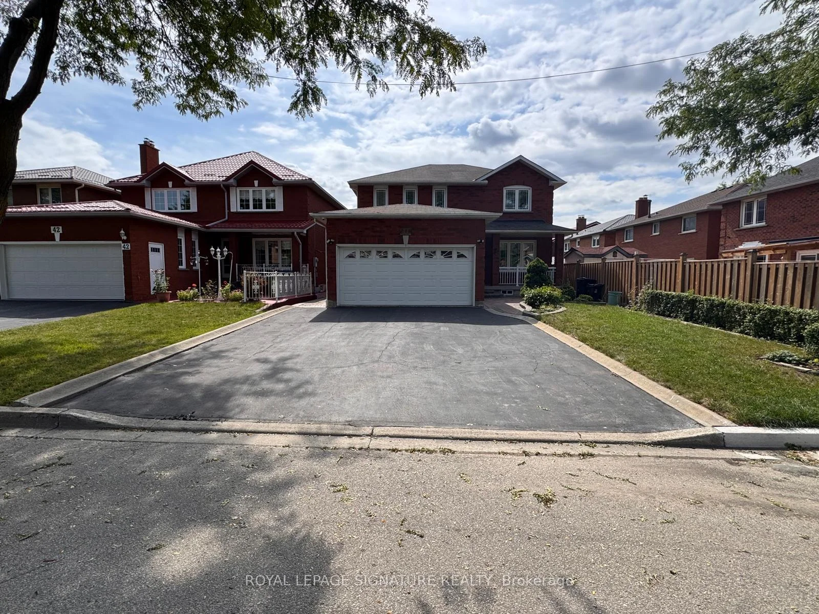 Photo 1 of 44 Bankview Circle, Etobicoke, West Humber-Clairville — HOMEH
