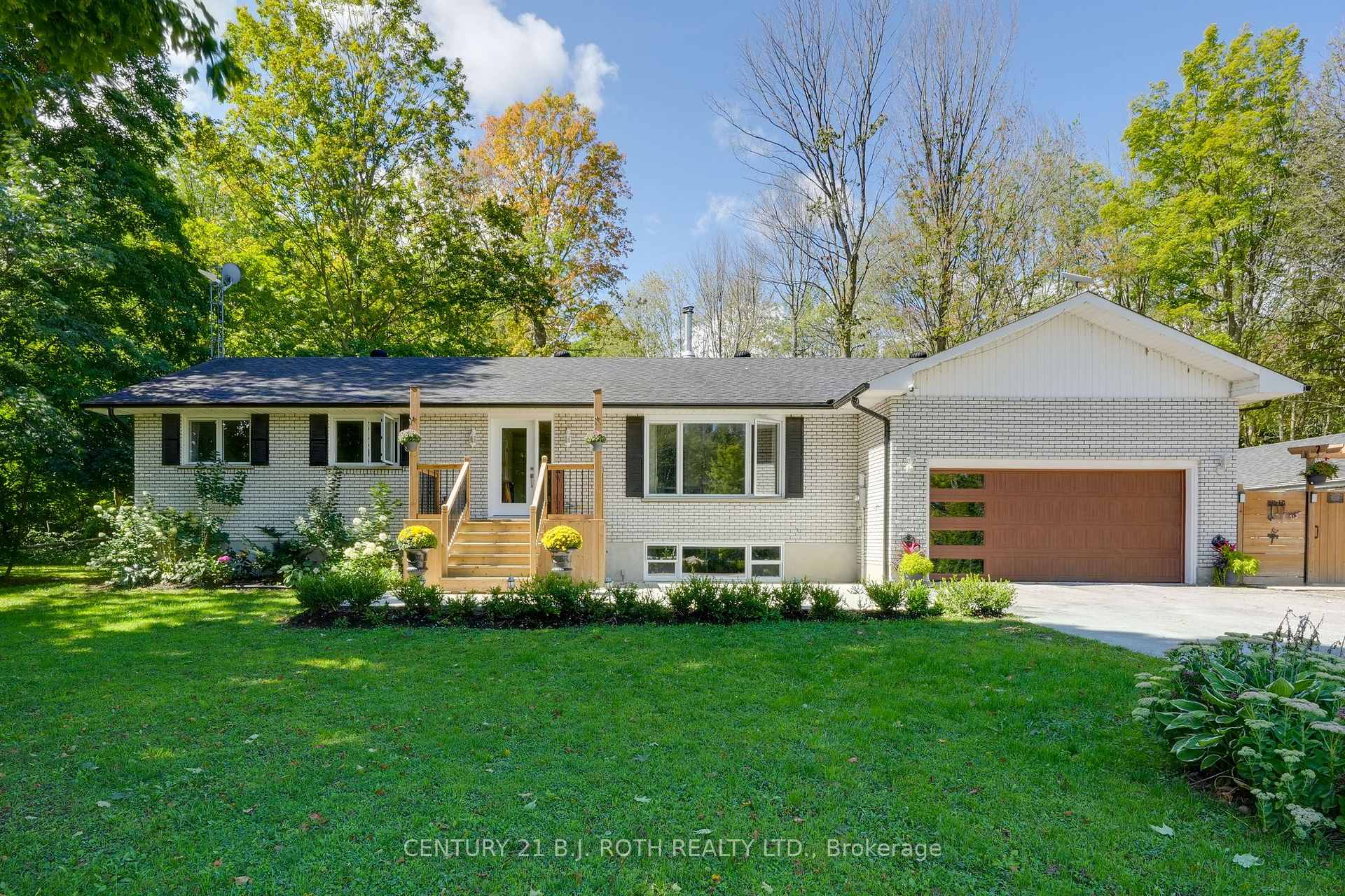 Photo of 1250 County Road 6 S