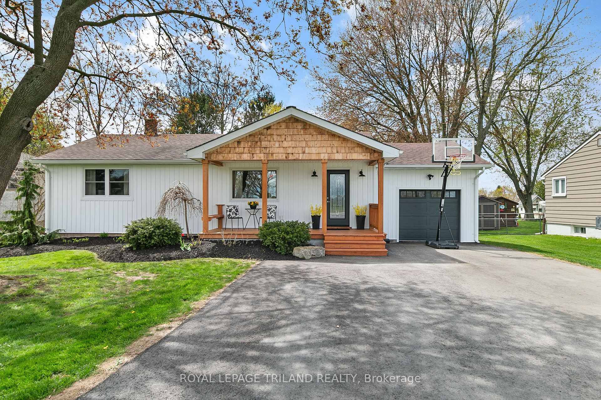 Photo 2 of 298 Sunset Drive, Central Elgin, Rural Central Elgin — HOMEH
