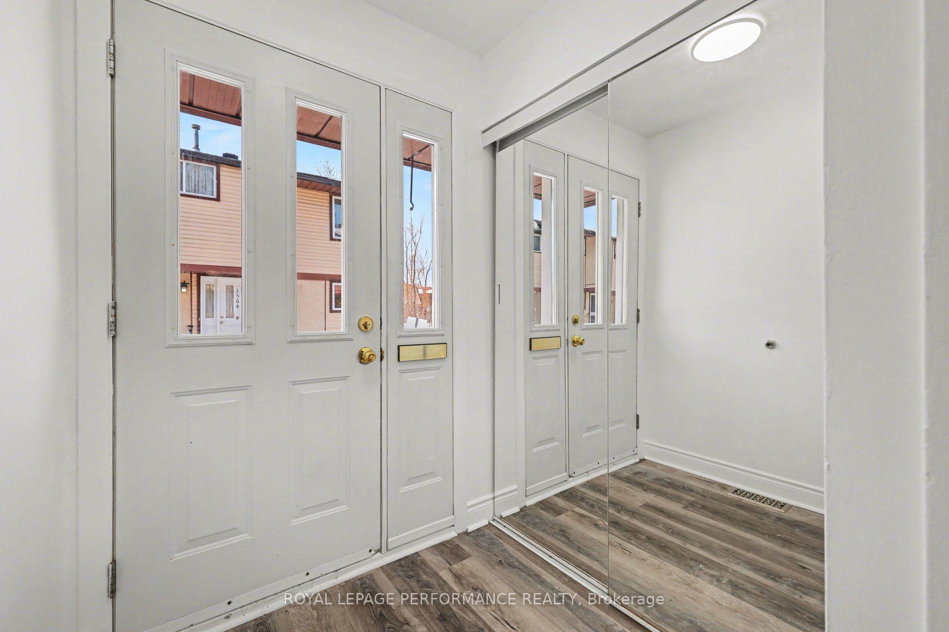 Photo 3 of Unit 62, 1584 Feather Lane, Ottawa, Sawmill Creek/Timbermill — HOMEH