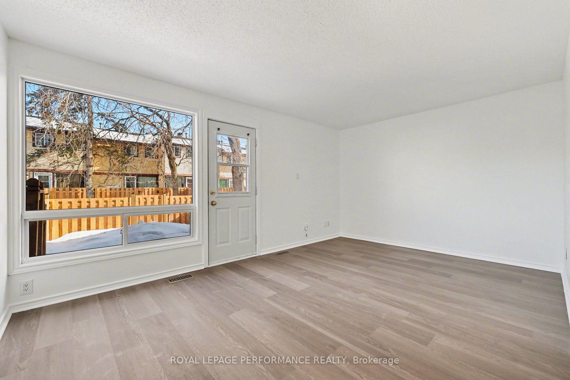 Photo 5 of Unit 62, 1584 Feather Lane, Ottawa, Sawmill Creek/Timbermill — HOMEH