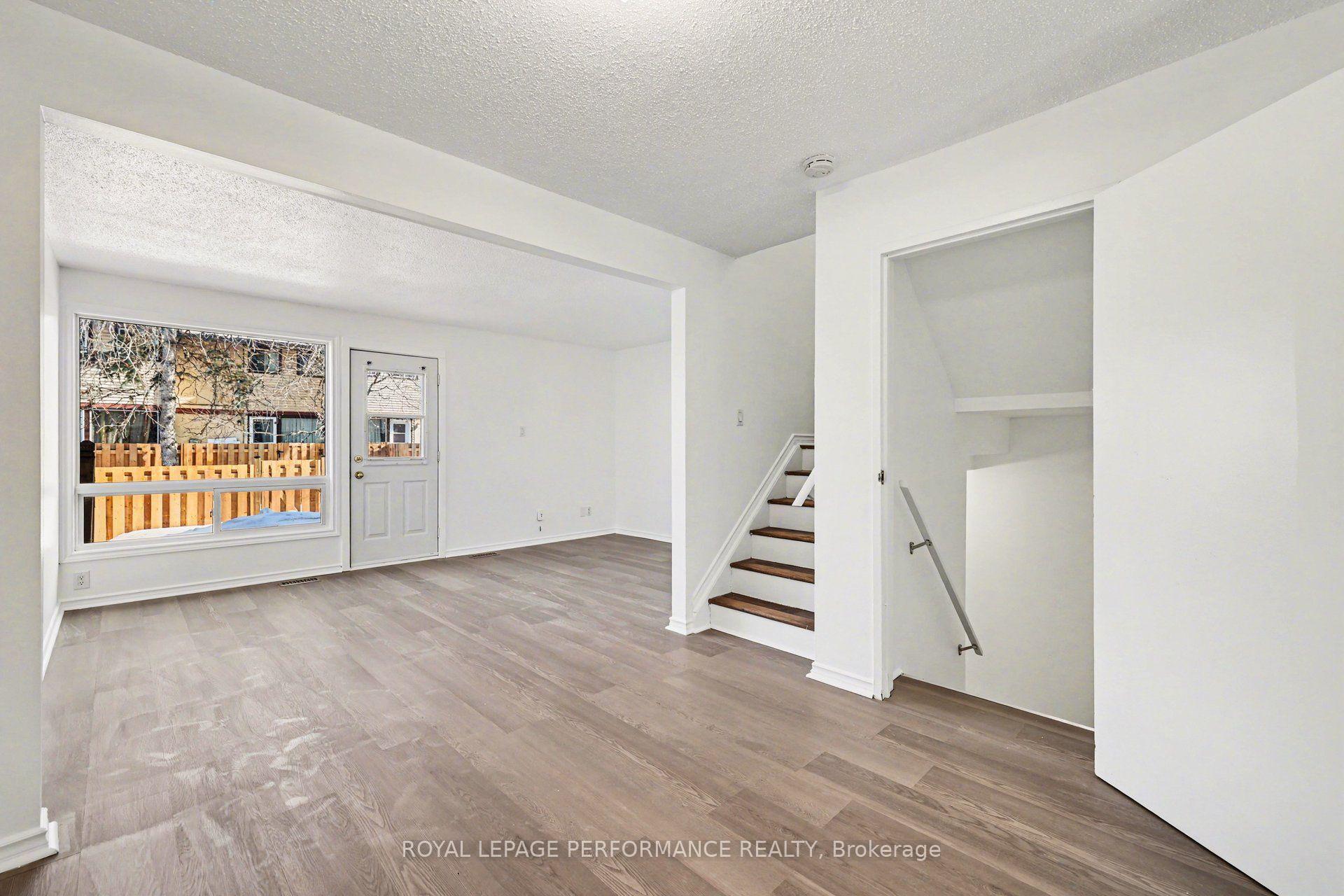 Photo 8 of Unit 62, 1584 Feather Lane, Ottawa, Sawmill Creek/Timbermill — HOMEH