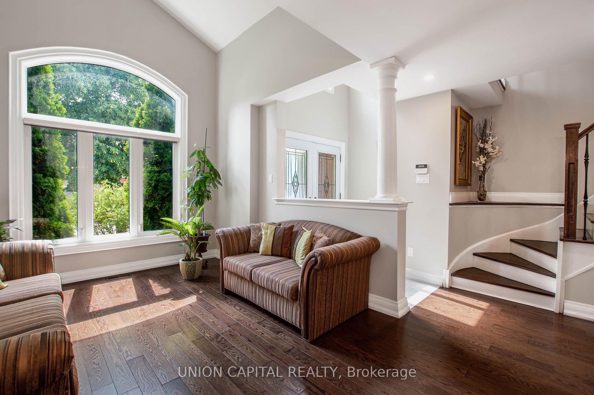 Photo 9 of 28 Sail Crescent, Vaughan, Vellore Village — HOMEH