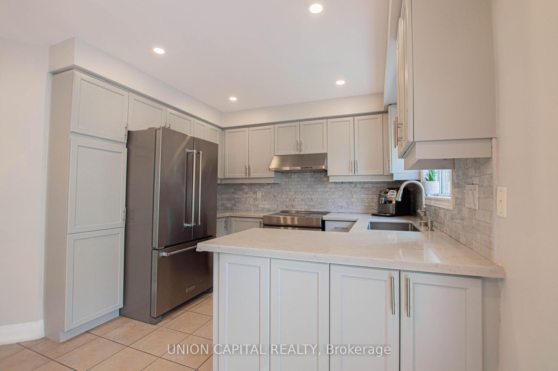 Photo 15 of 28 Sail Crescent, Vaughan, Vellore Village — HOMEH