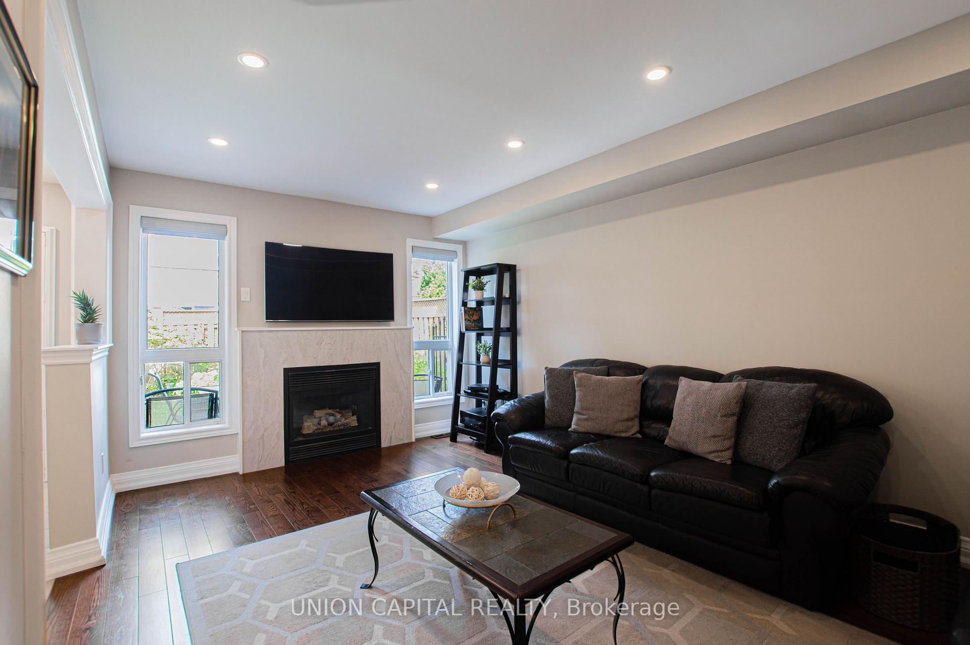 Photo 18 of 28 Sail Crescent, Vaughan, Vellore Village — HOMEH