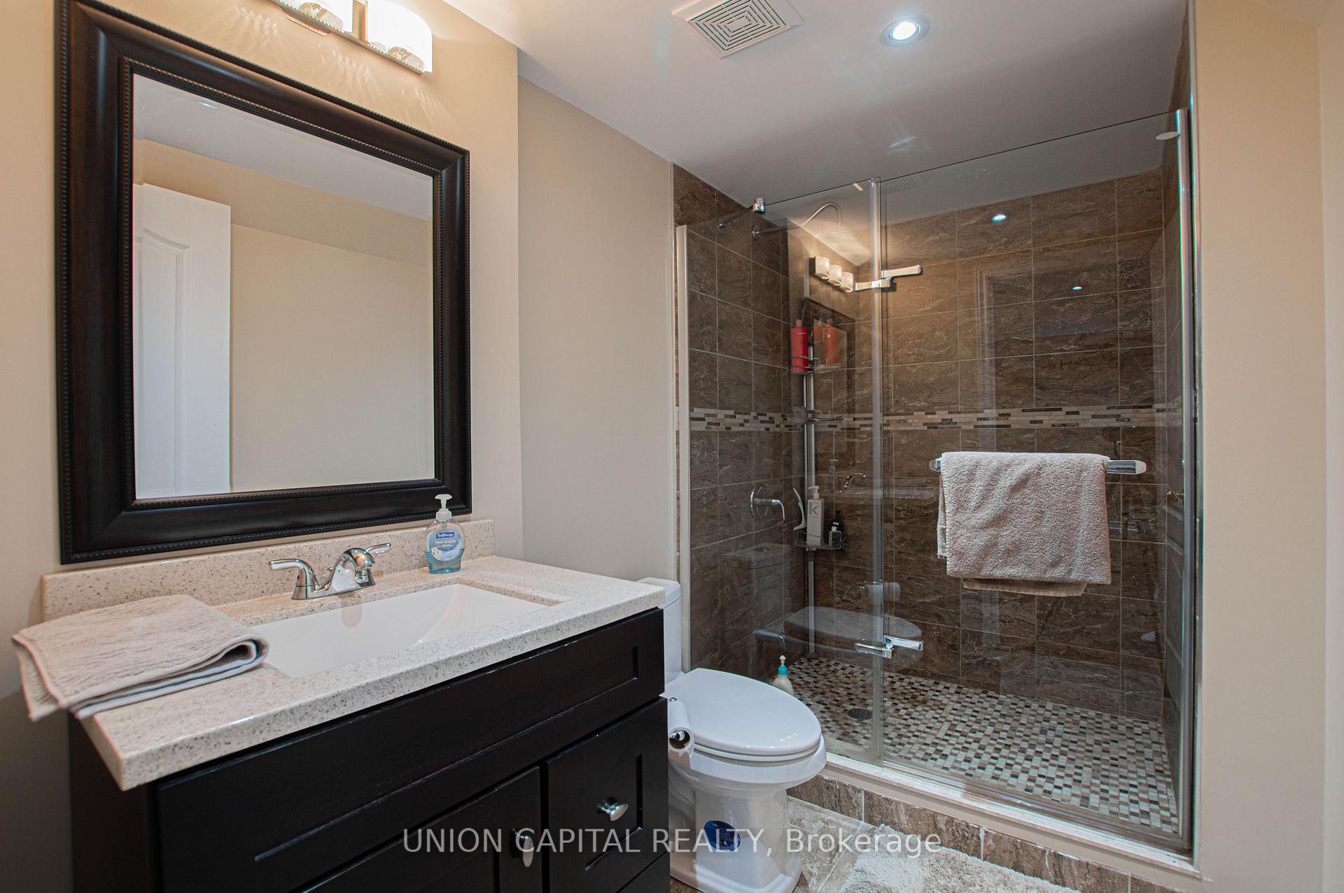 Photo 25 of 28 Sail Crescent, Vaughan, Vellore Village — HOMEH