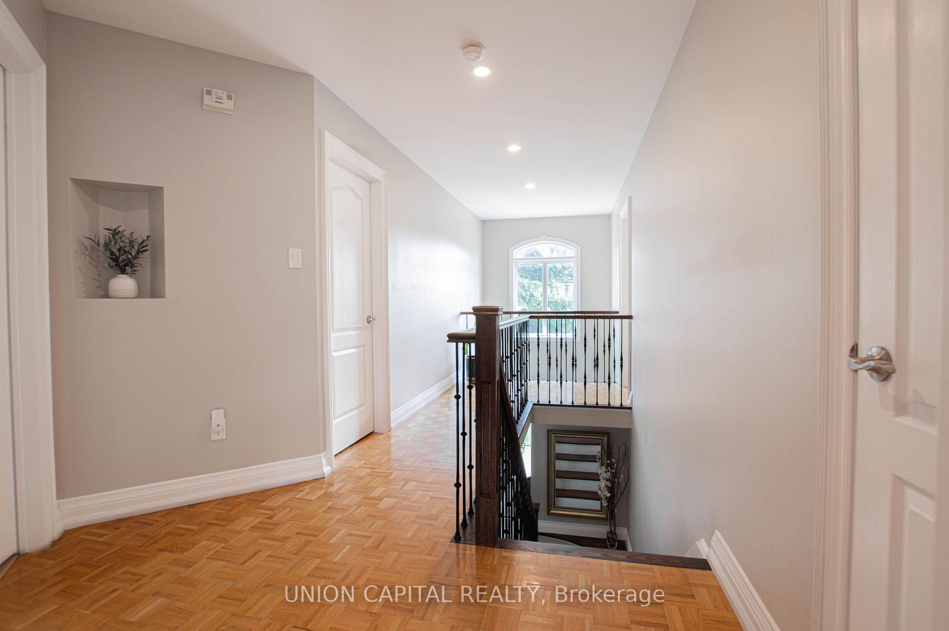 Photo 26 of 28 Sail Crescent, Vaughan, Vellore Village — HOMEH