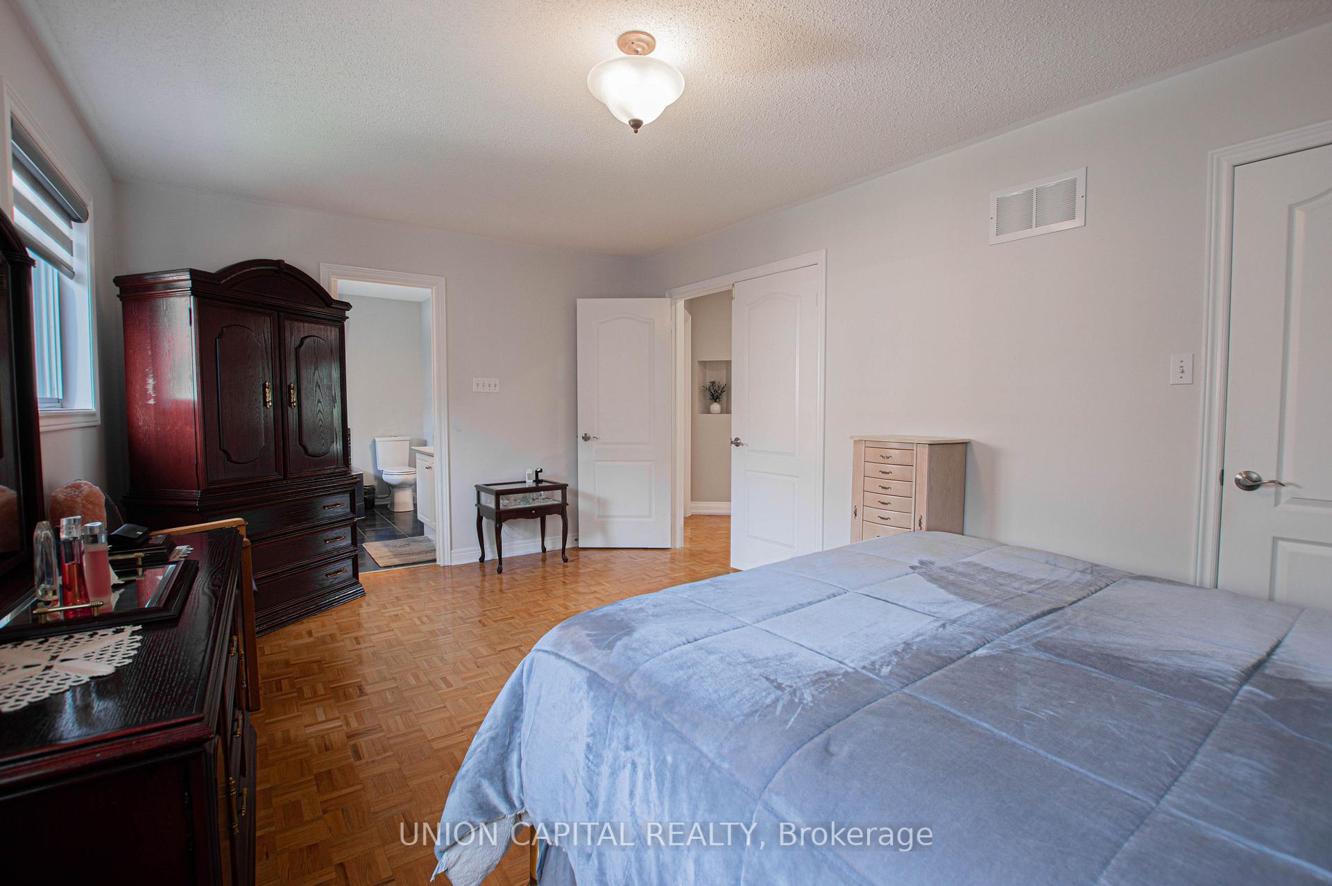 Photo 34 of 28 Sail Crescent, Vaughan, Vellore Village — HOMEH
