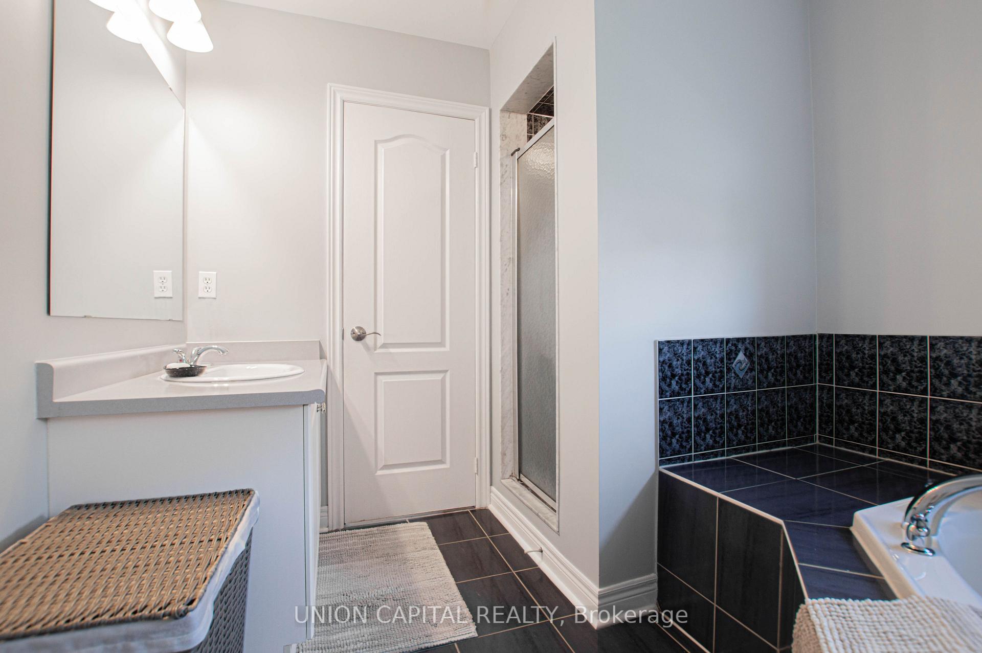 Photo 36 of 28 Sail Crescent, Vaughan, Vellore Village — HOMEH