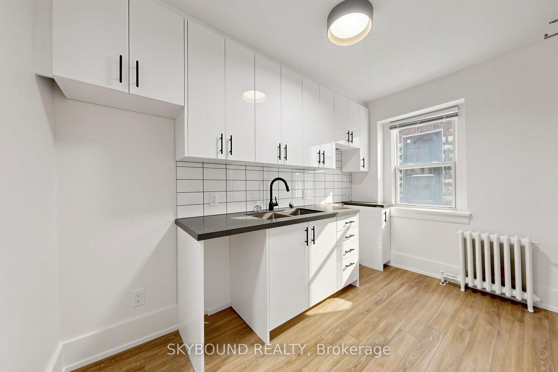 Photo 5 of Unit 11, 1165 Kingston Road, Scarborough, Birchcliffe-Cliffside — HOMEH