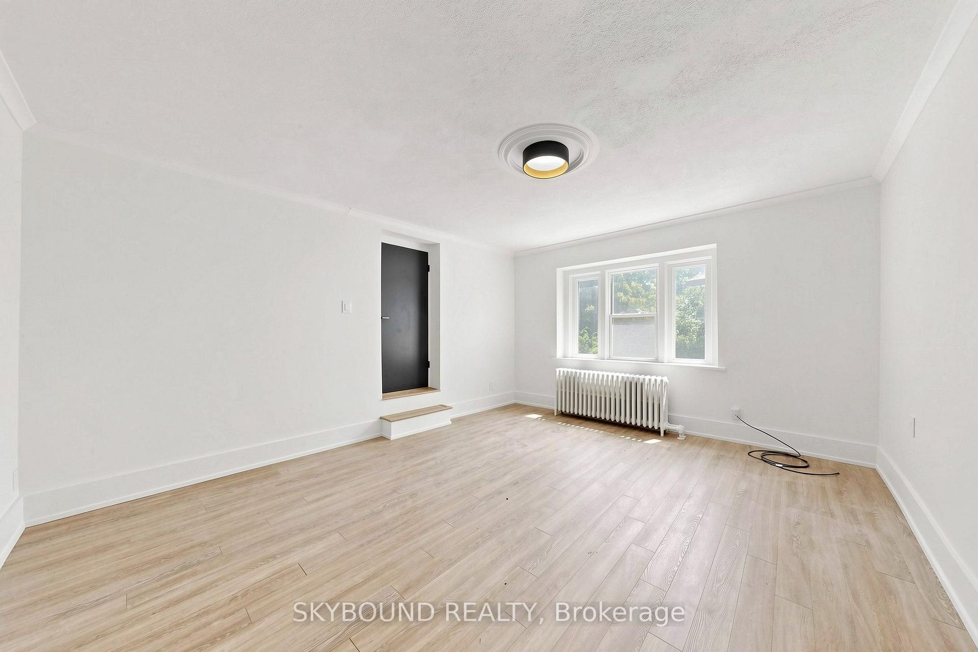 Photo 2 of Unit 15, 1165 Kingston Road, Scarborough, Birchcliffe-Cliffside — HOMEH