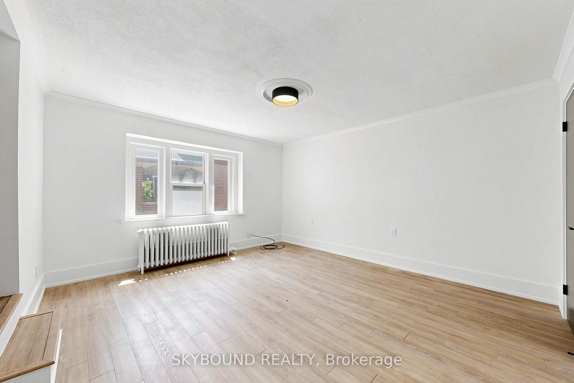Photo 4 of Unit 15, 1165 Kingston Road, Scarborough, Birchcliffe-Cliffside — HOMEH