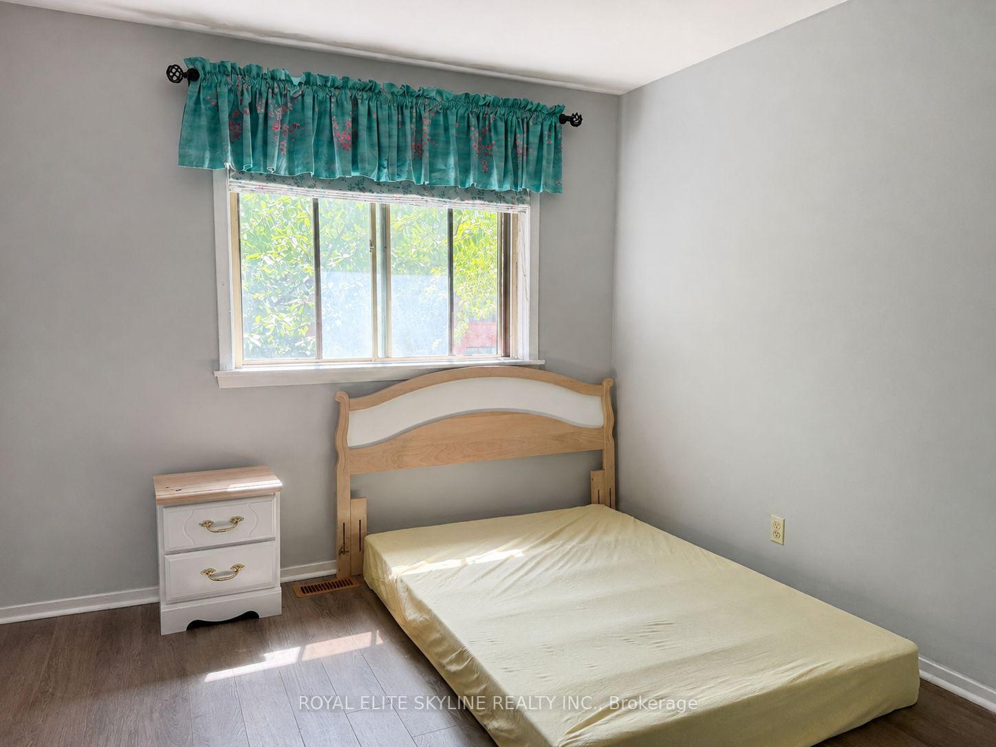 Photo 20 of 40 Clydesdale Drive, North York, Pleasant View — HOMEH