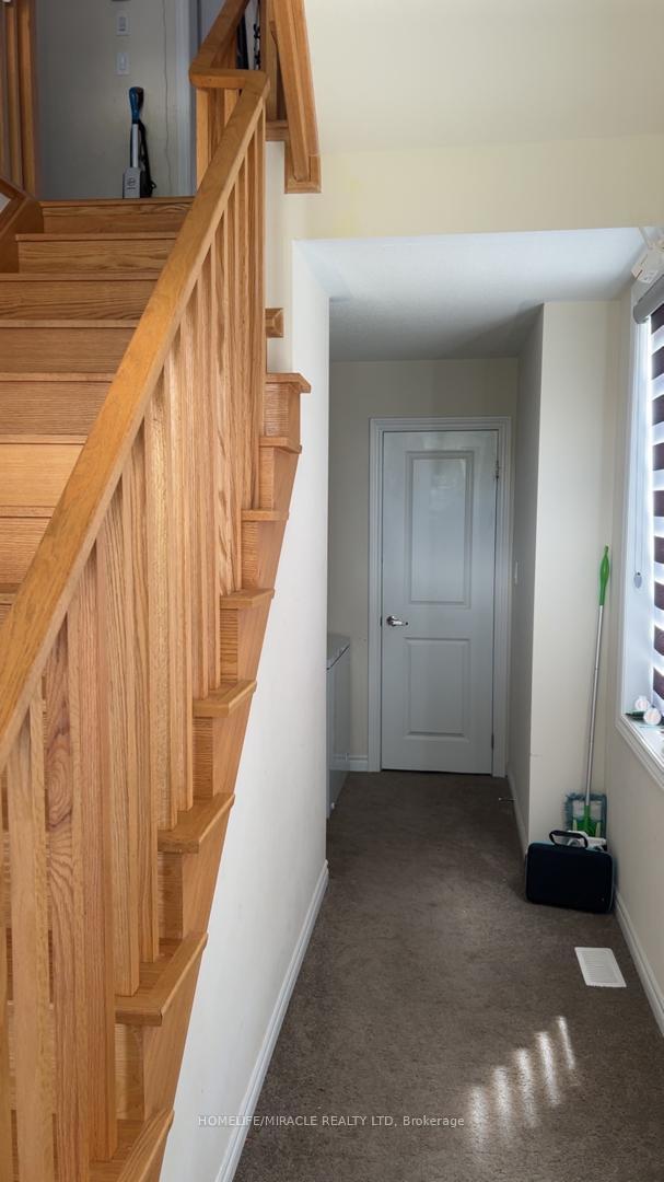 Photo 3 of 771 Chinook Path, Oshawa, Donevan — HOMEH