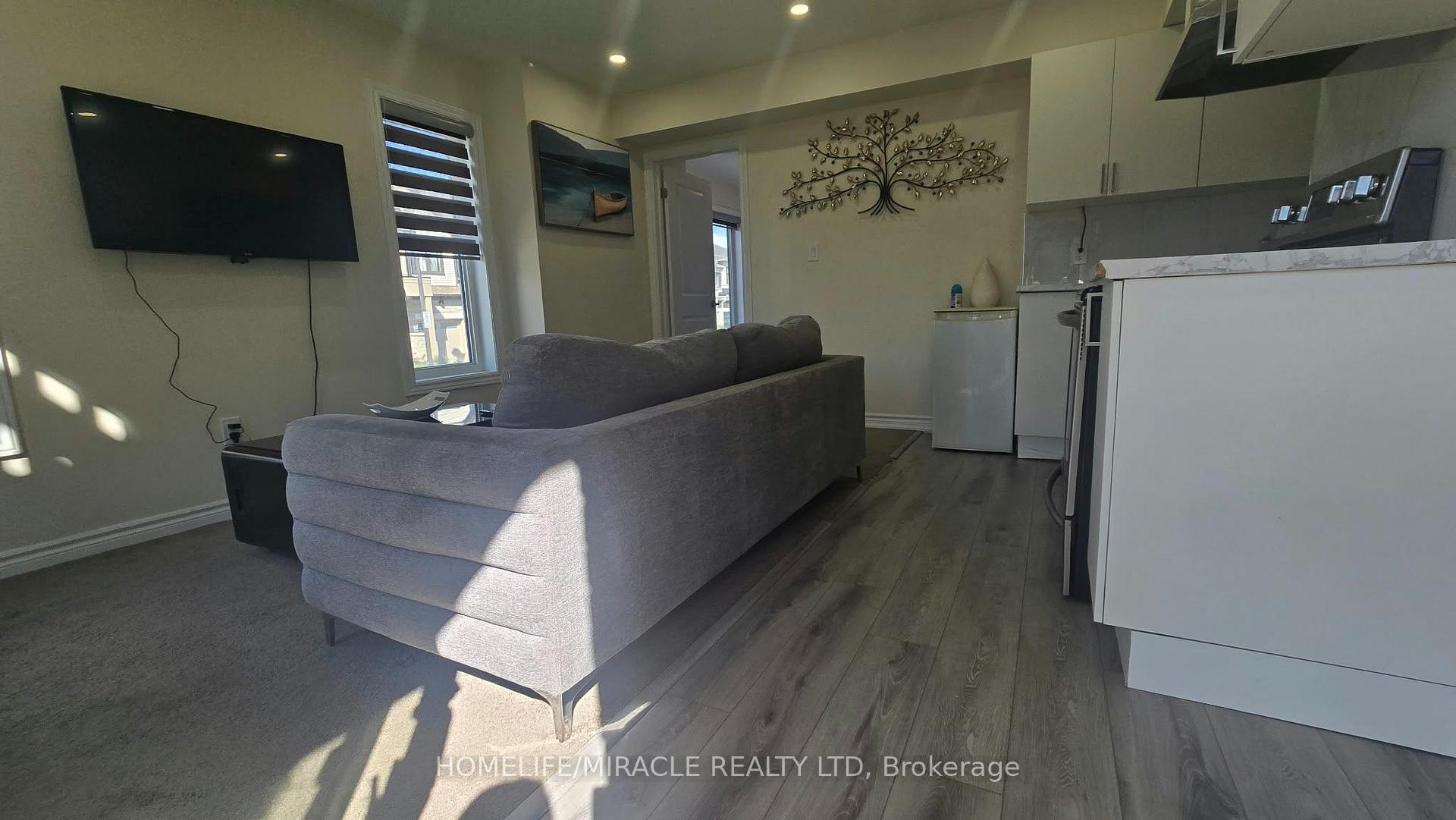 Photo 13 of 771 Chinook Path, Oshawa, Donevan — HOMEH