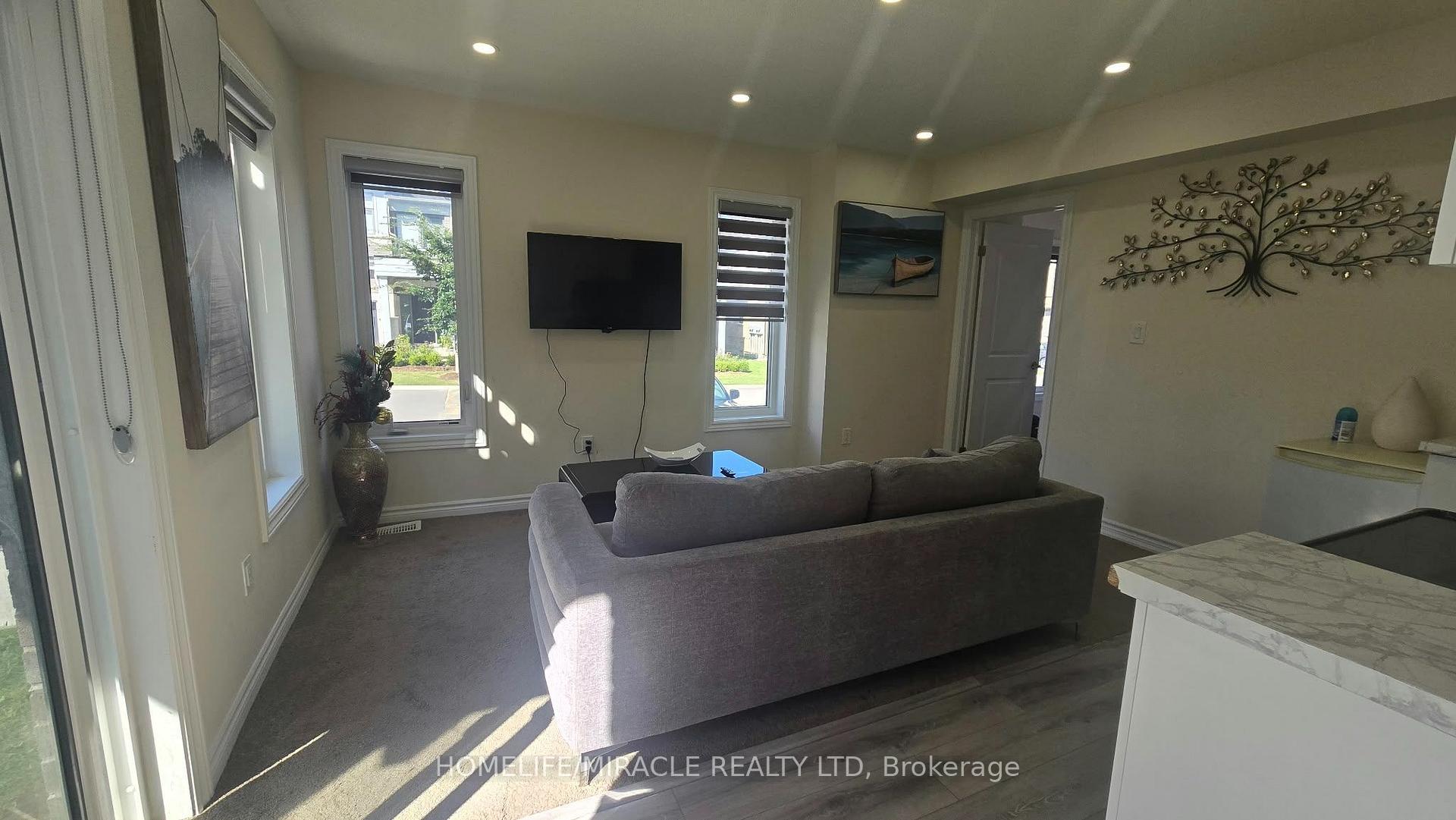 Photo 19 of 771 Chinook Path, Oshawa, Donevan — HOMEH