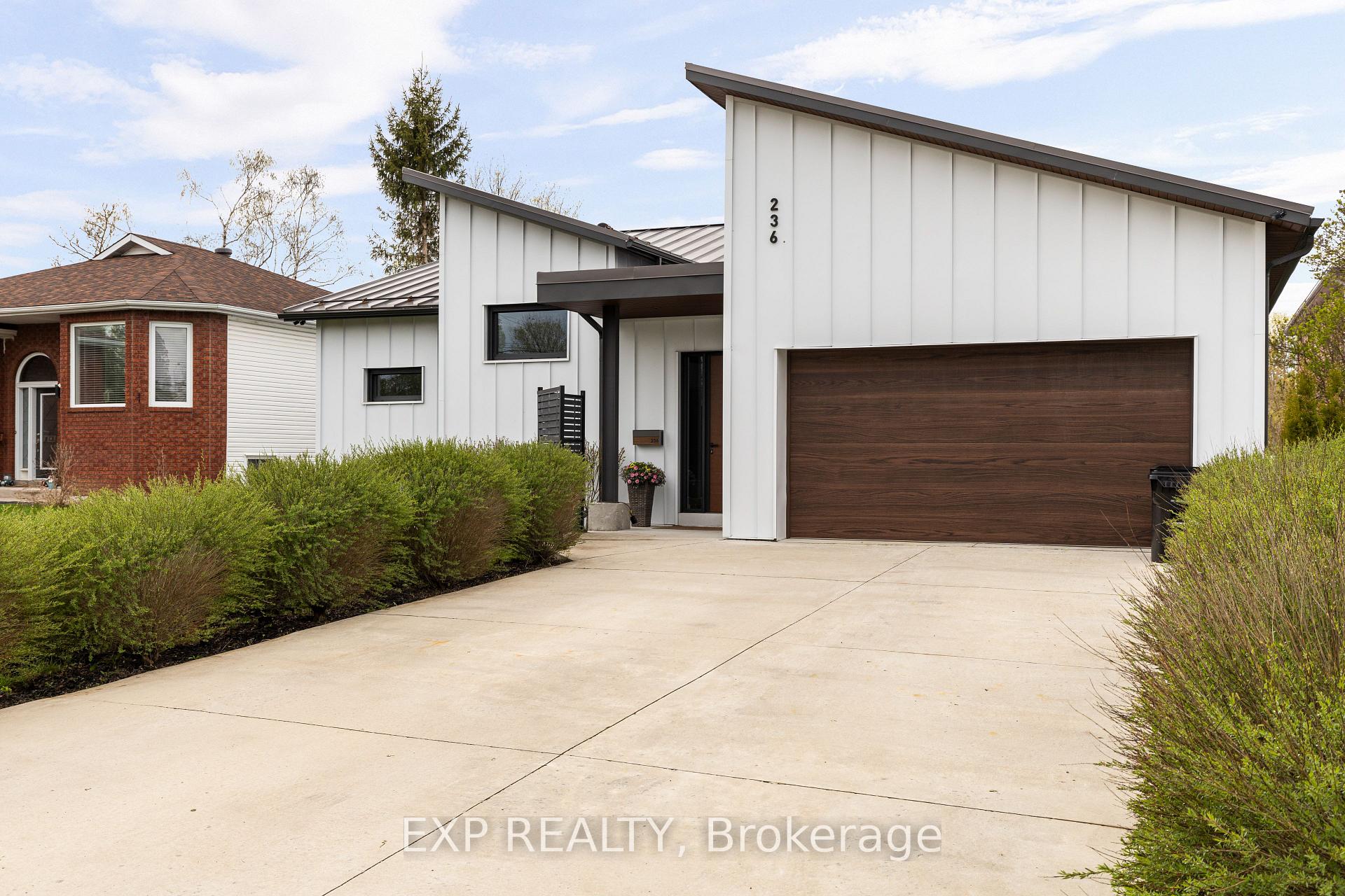 Photo 3 of 236 Cox Mill Road, Barrie, Painswick North — HOMEH