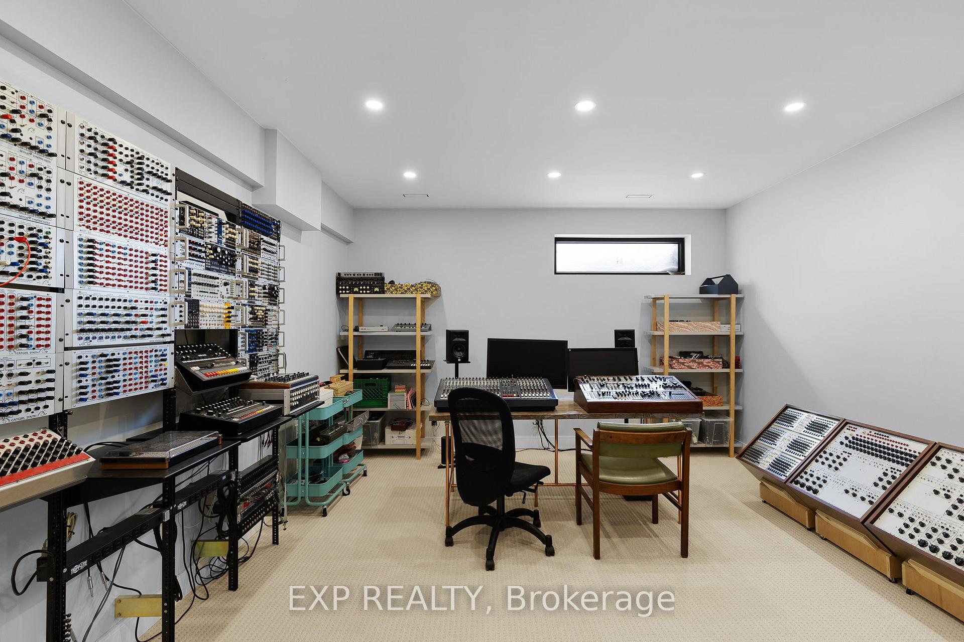 Photo 31 of 236 Cox Mill Road, Barrie, Painswick North — HOMEH