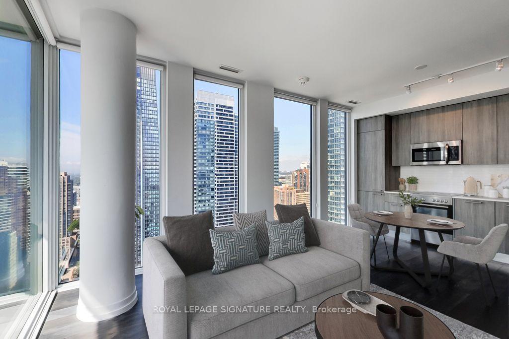 Photo 4 of Unit 3402, 28 Wellesley Street E, Toronto, Church-Yonge Corridor — HOMEH