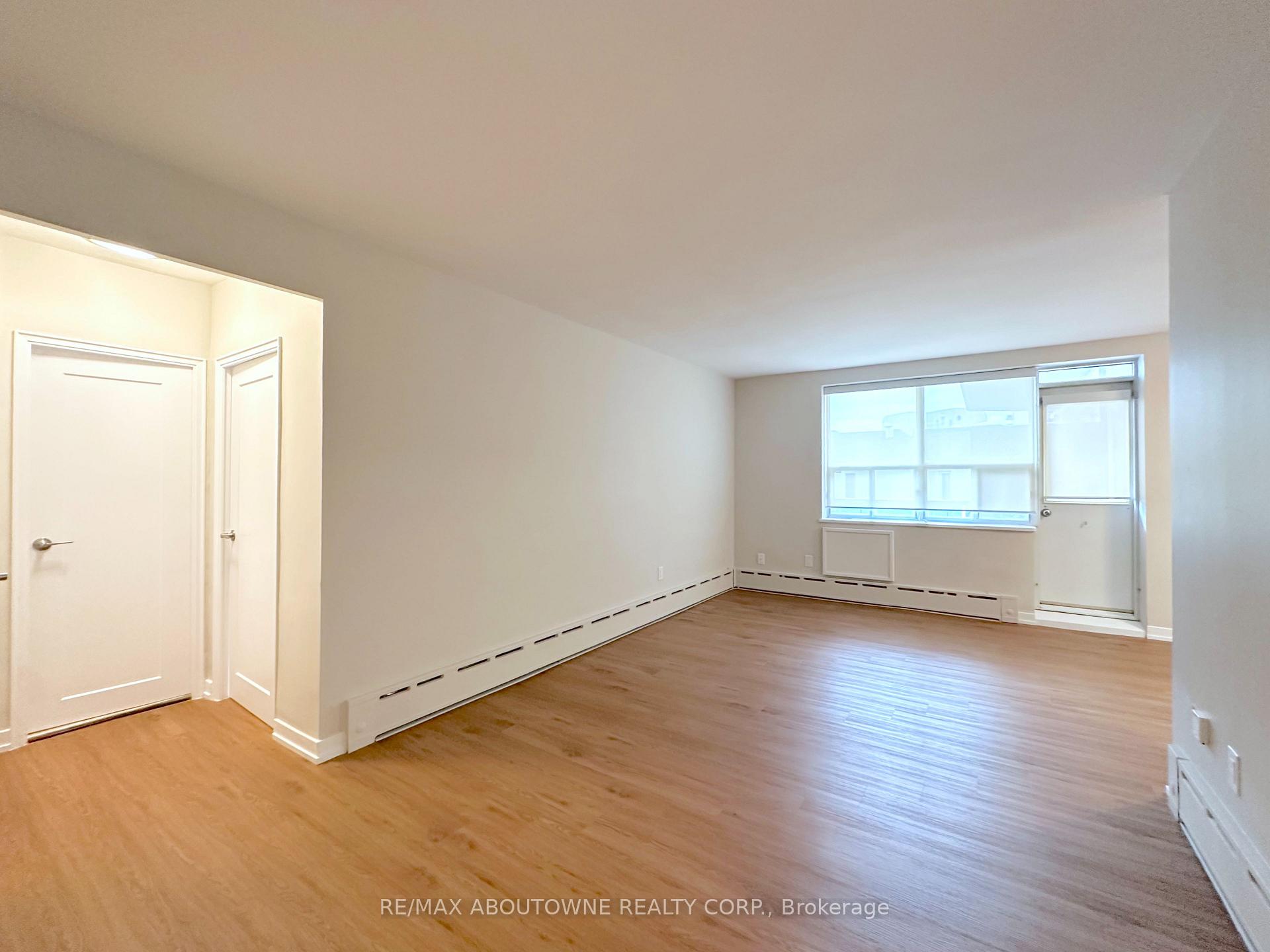 Photo 7 of Unit 506, 300 St Clair Avenue W, Toronto, Casa Loma — HOMEH
