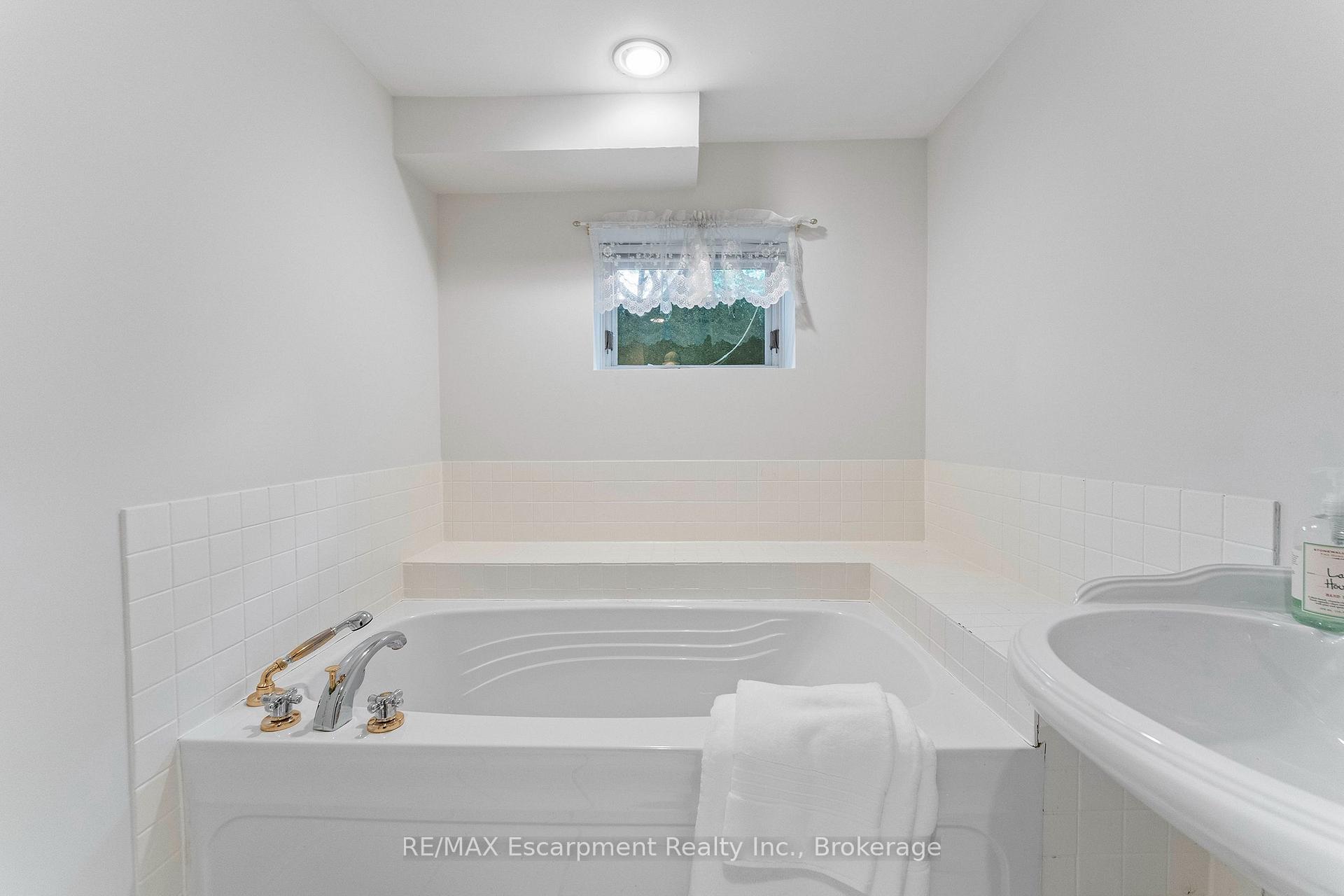 Photo 40 of 380 Watson Avenue, Oakville, Old Oakville — HOMEH