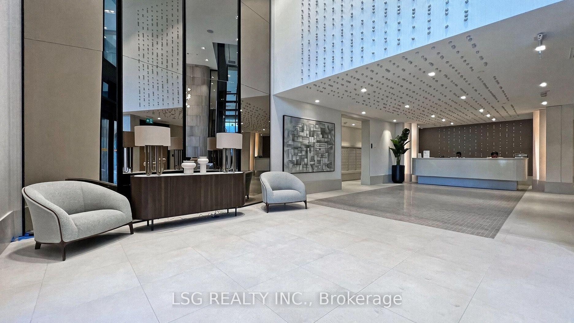 Photo 3 of Unit 337, 2020 Bathurst Street, Toronto, Humewood-Cedarvale — HOMEH
