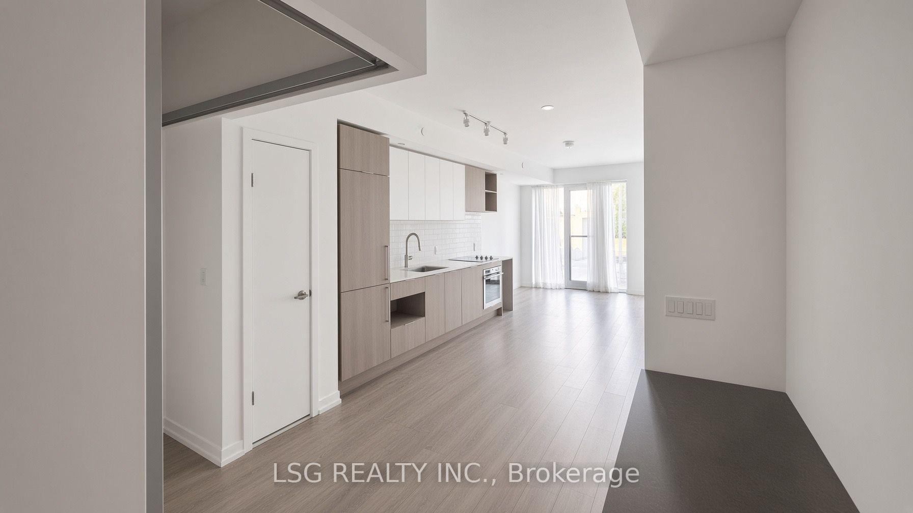 Photo 5 of Unit 337, 2020 Bathurst Street, Toronto, Humewood-Cedarvale — HOMEH