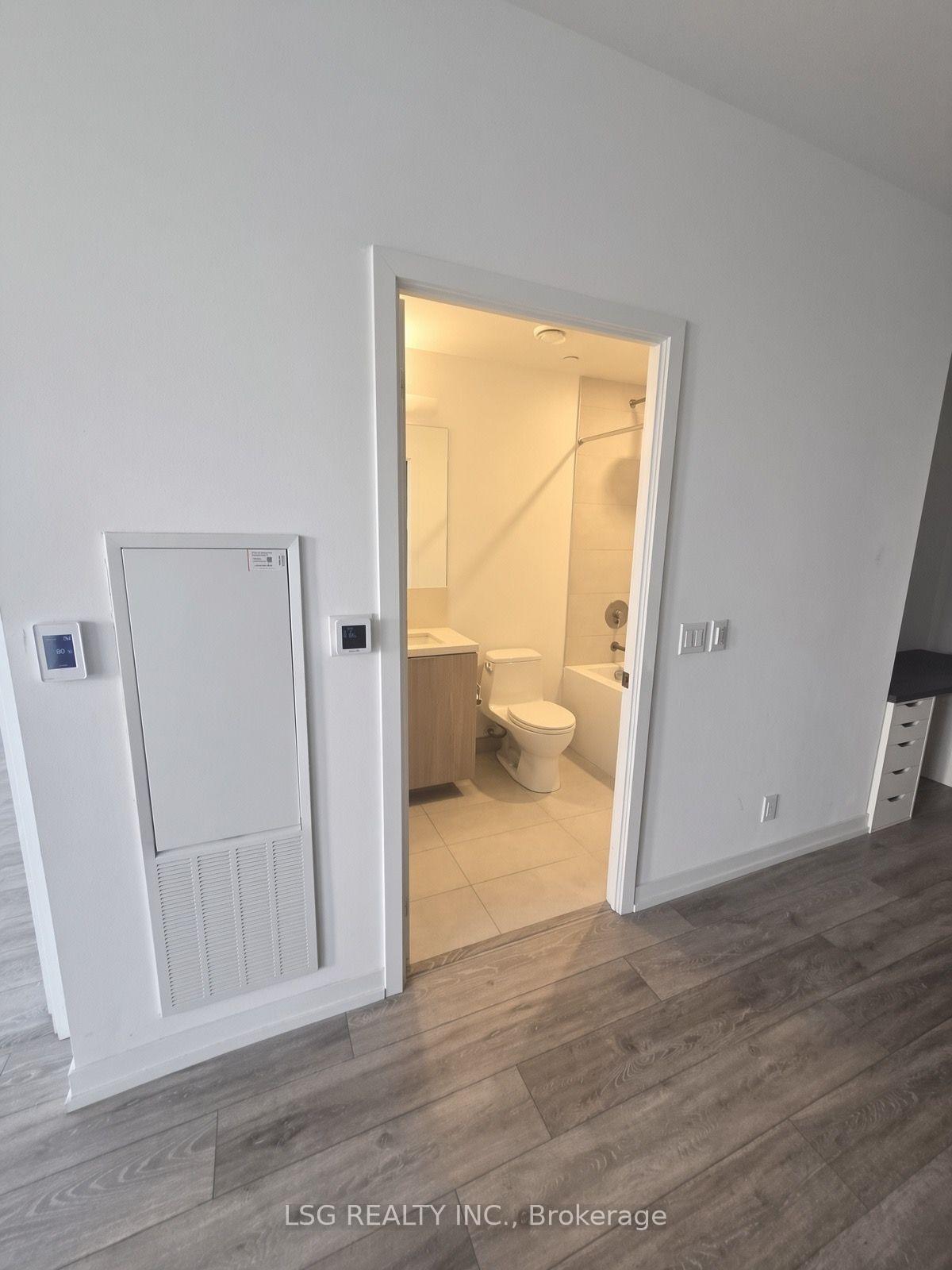 Photo 12 of Unit 337, 2020 Bathurst Street, Toronto, Humewood-Cedarvale — HOMEH