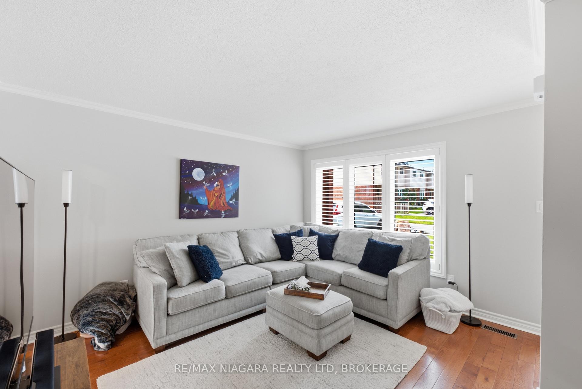 Photo 4 of Unit 35, 2 Weiden Street, St. Catharines, Bunting/Linwell — HOMEH