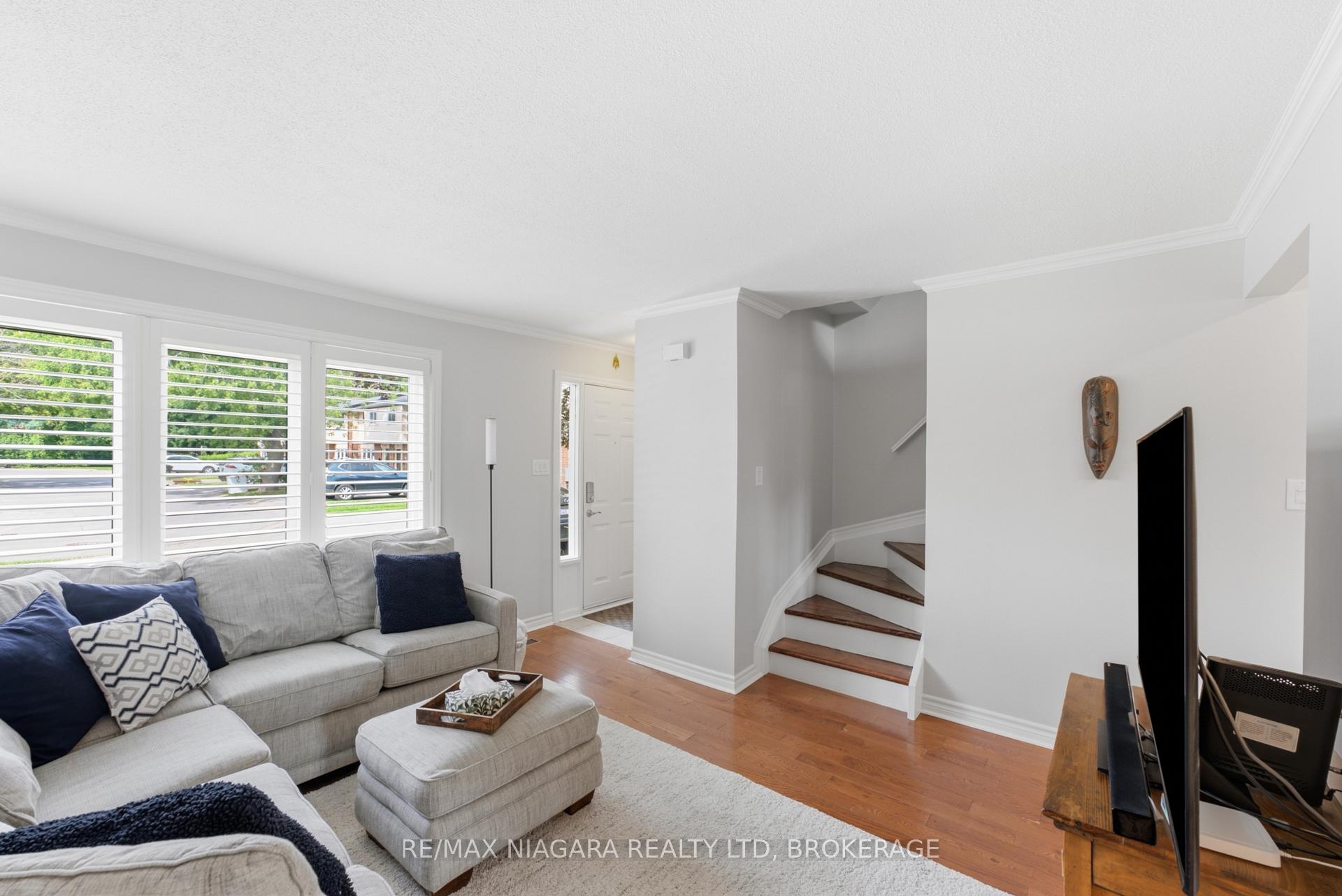 Photo 5 of Unit 35, 2 Weiden Street, St. Catharines, Bunting/Linwell — HOMEH