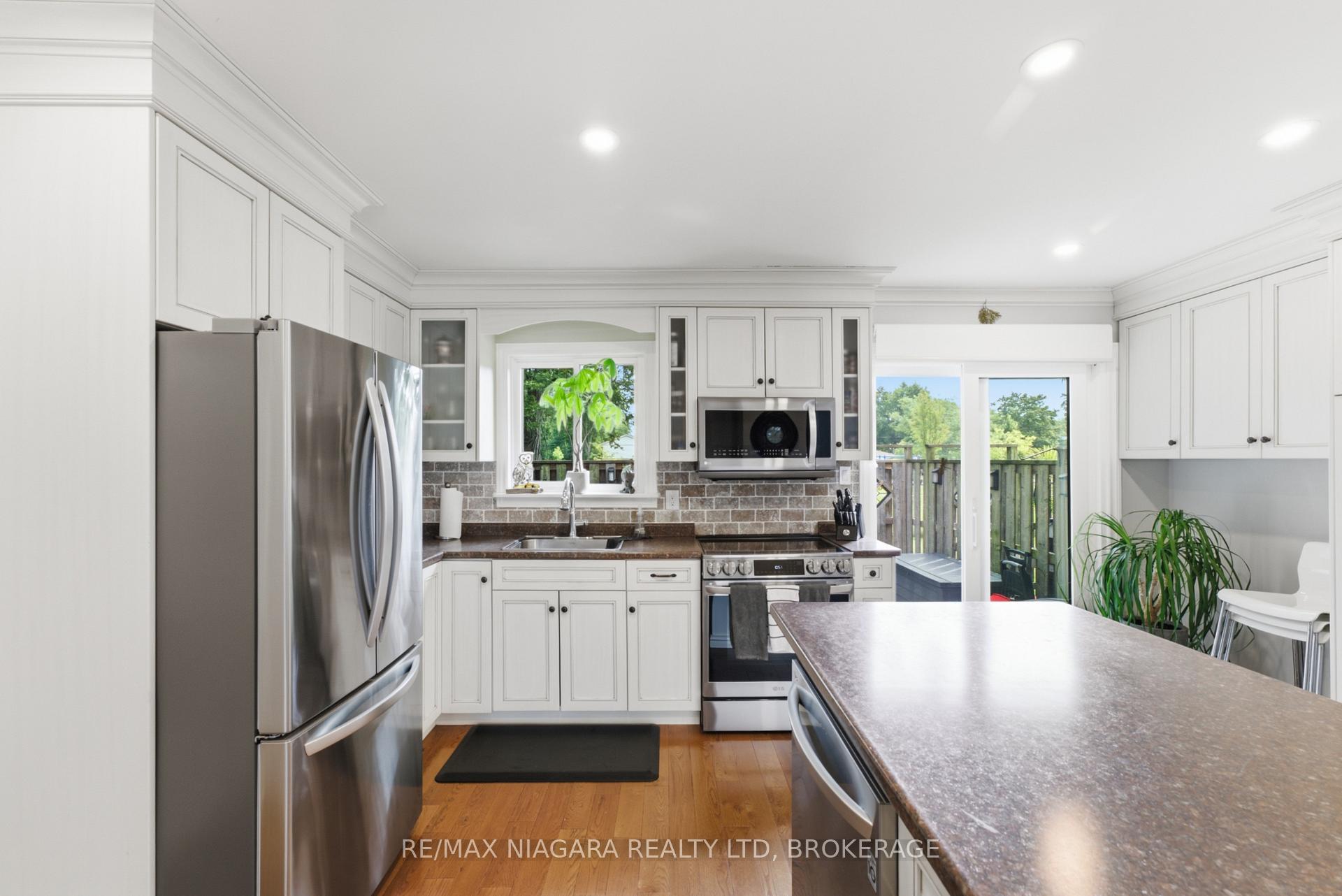 Photo 6 of Unit 35, 2 Weiden Street, St. Catharines, Bunting/Linwell — HOMEH
