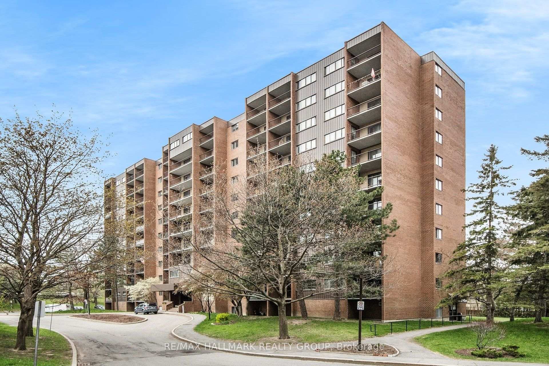 Photo of Unit 401, 2630 Southvale Crescent