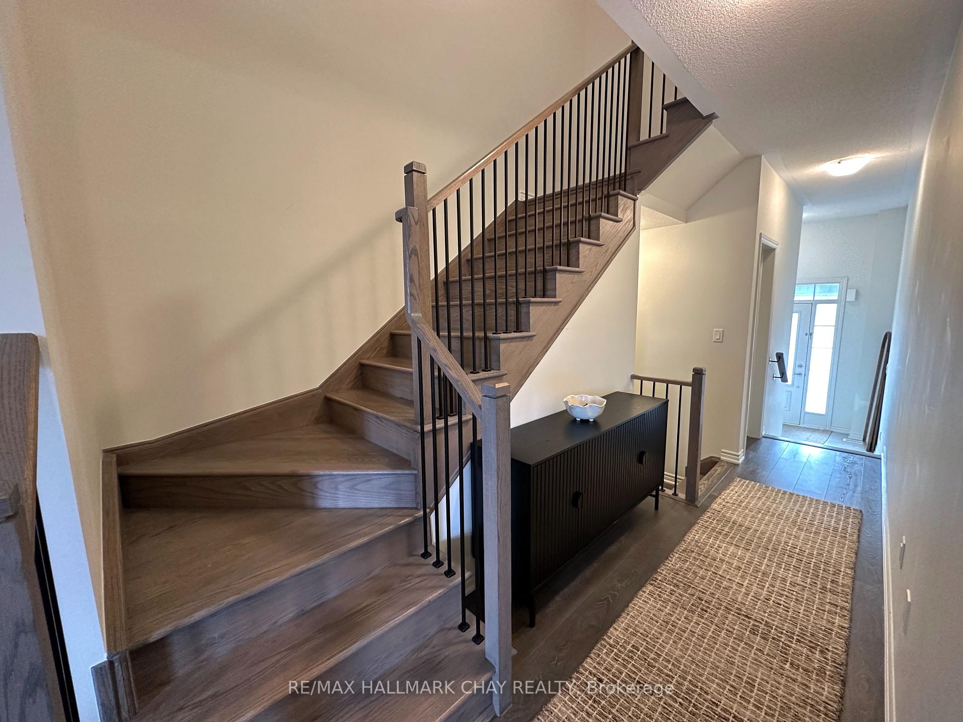 Photo 3 of 171 Shepherd Drive, Barrie, Rural Barrie Southeast — HOMEH