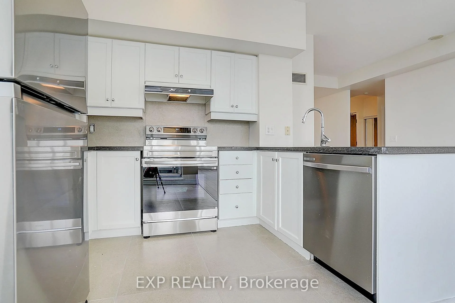 Photo 13 of Unit 1404, 60 Disera Drive, Vaughan, Beverley Glen — HOMEH