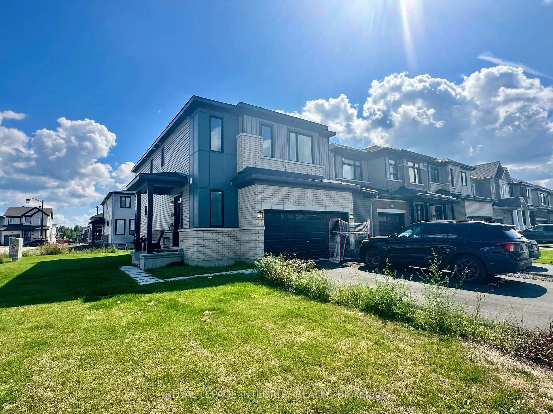 Photo 2 of 101 Lumen Place, Ottawa, Chapel Hill South - Orleans Village — HOMEH